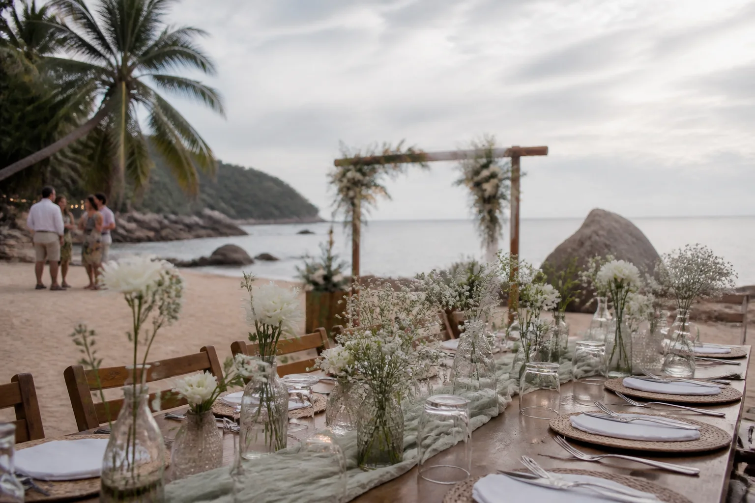 Atmosphere and detail: Wedding at Bottle Beach (Mae Haad)
