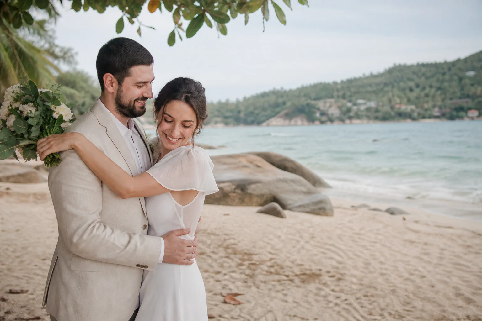 Calm coordination: Wedding at Thong Nai Pan