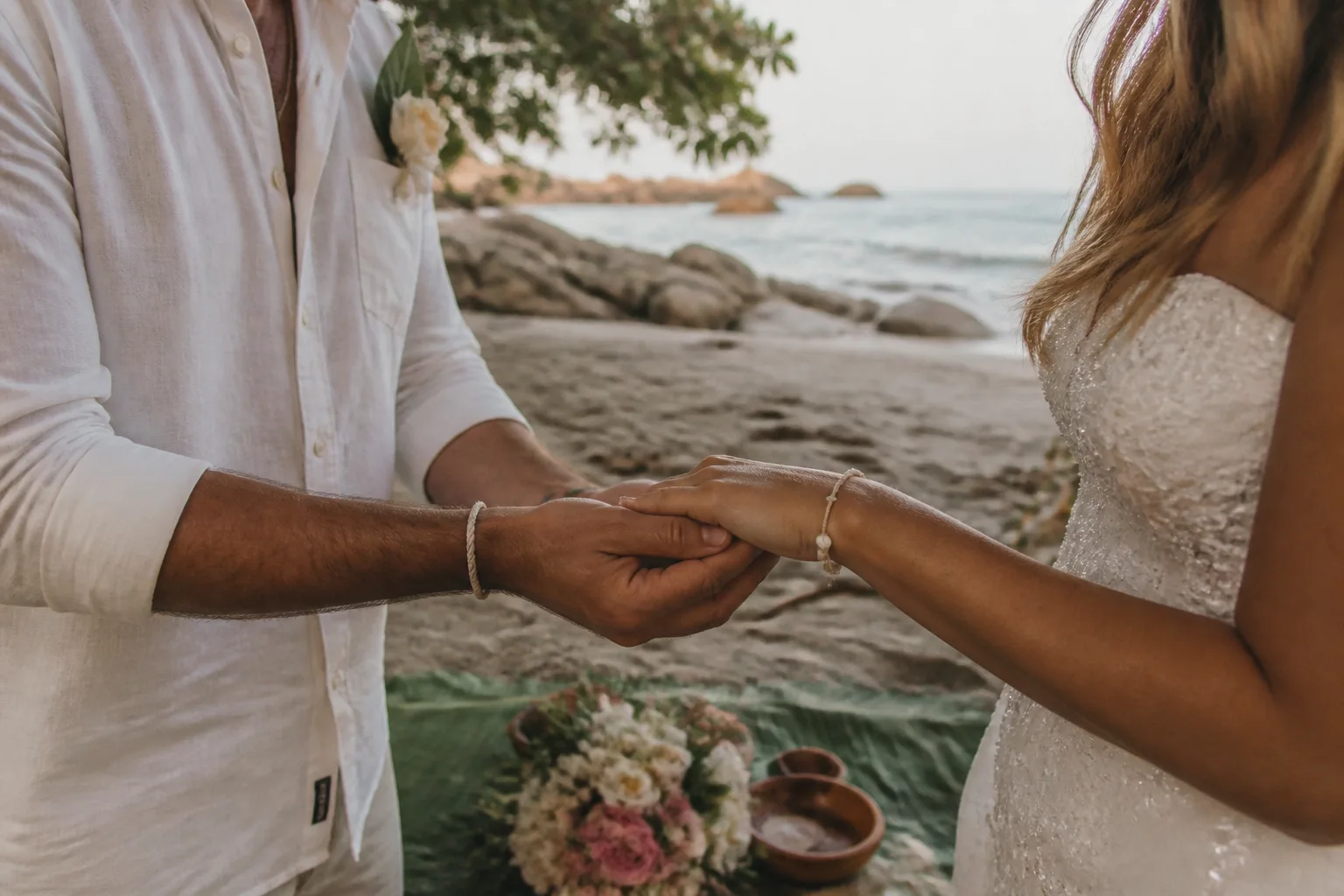Atmosphere and detail: Symbolic Wedding Ceremony on Koh Phangan